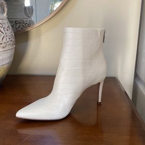 Kenneth Cole Riley 85 Simple Bootie 